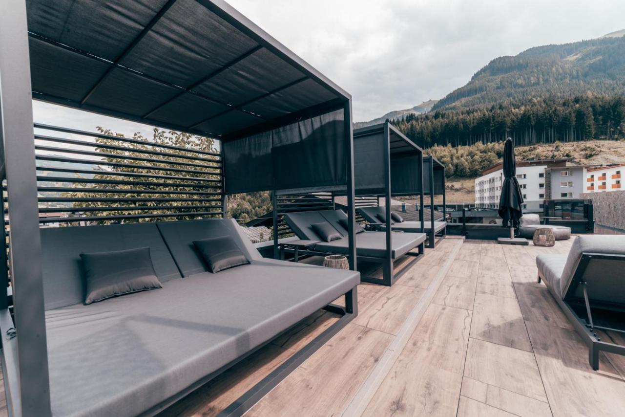 The Poolhouse Boutique *